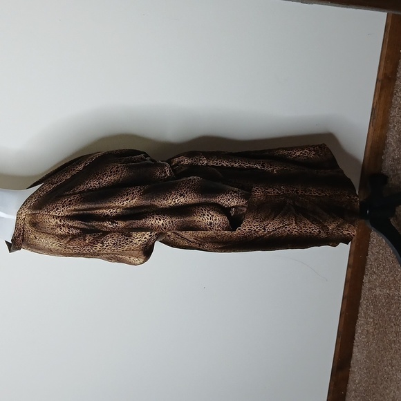 Womens leopard print bath robe - Picture 5 of 14